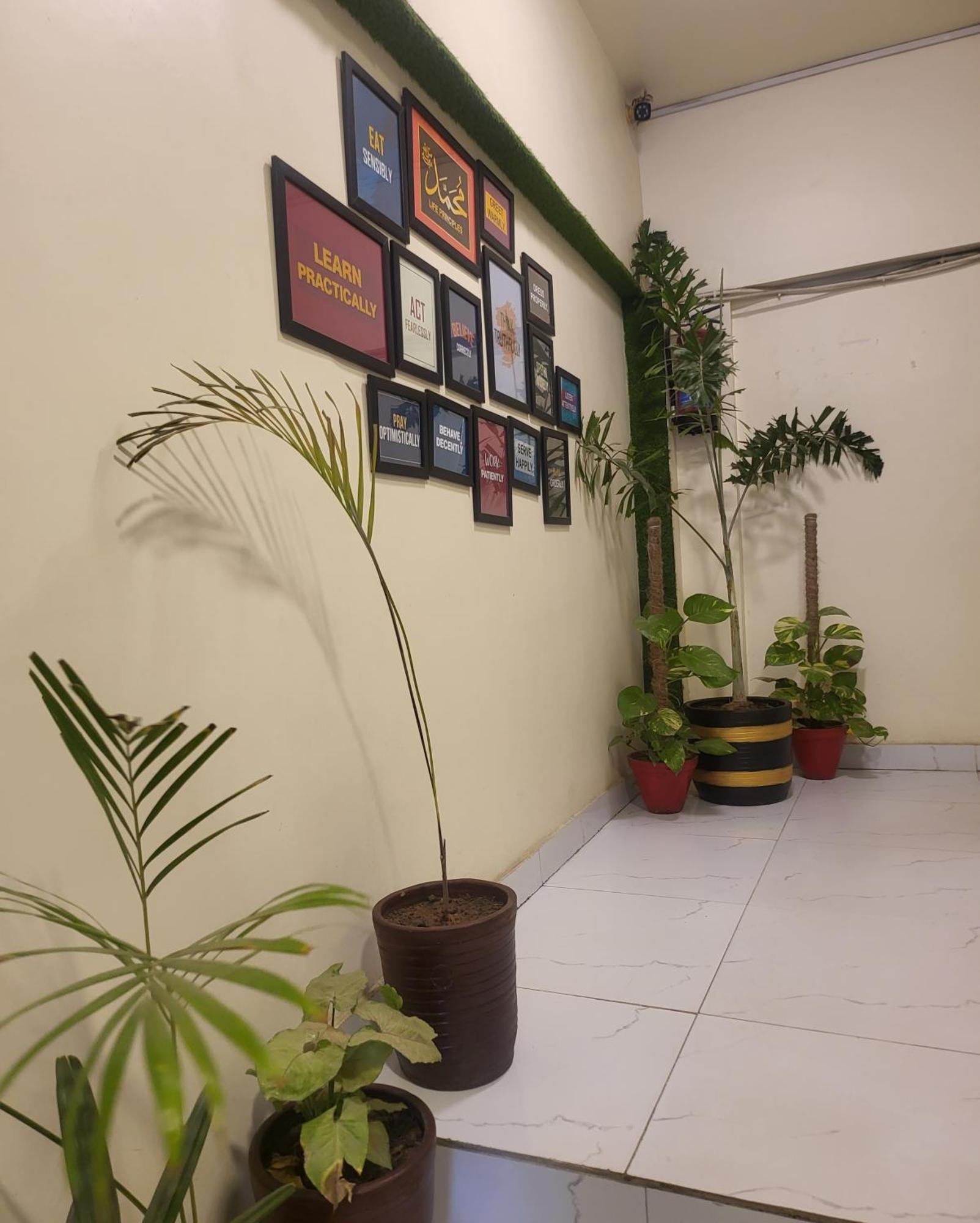 Hotel Rooms Dha Karachi Exterior photo