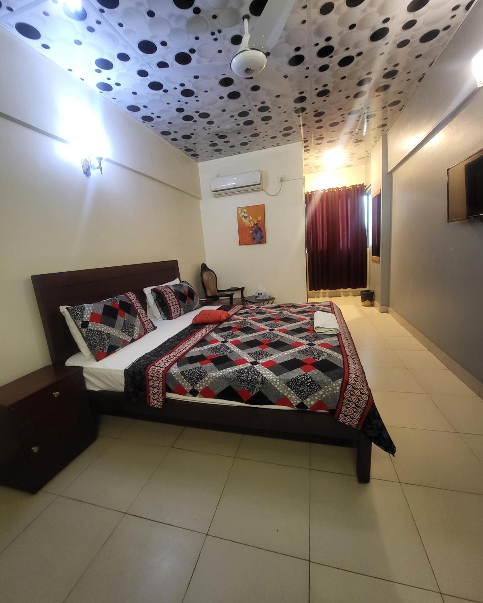 Hotel Rooms Dha Karachi Exterior photo