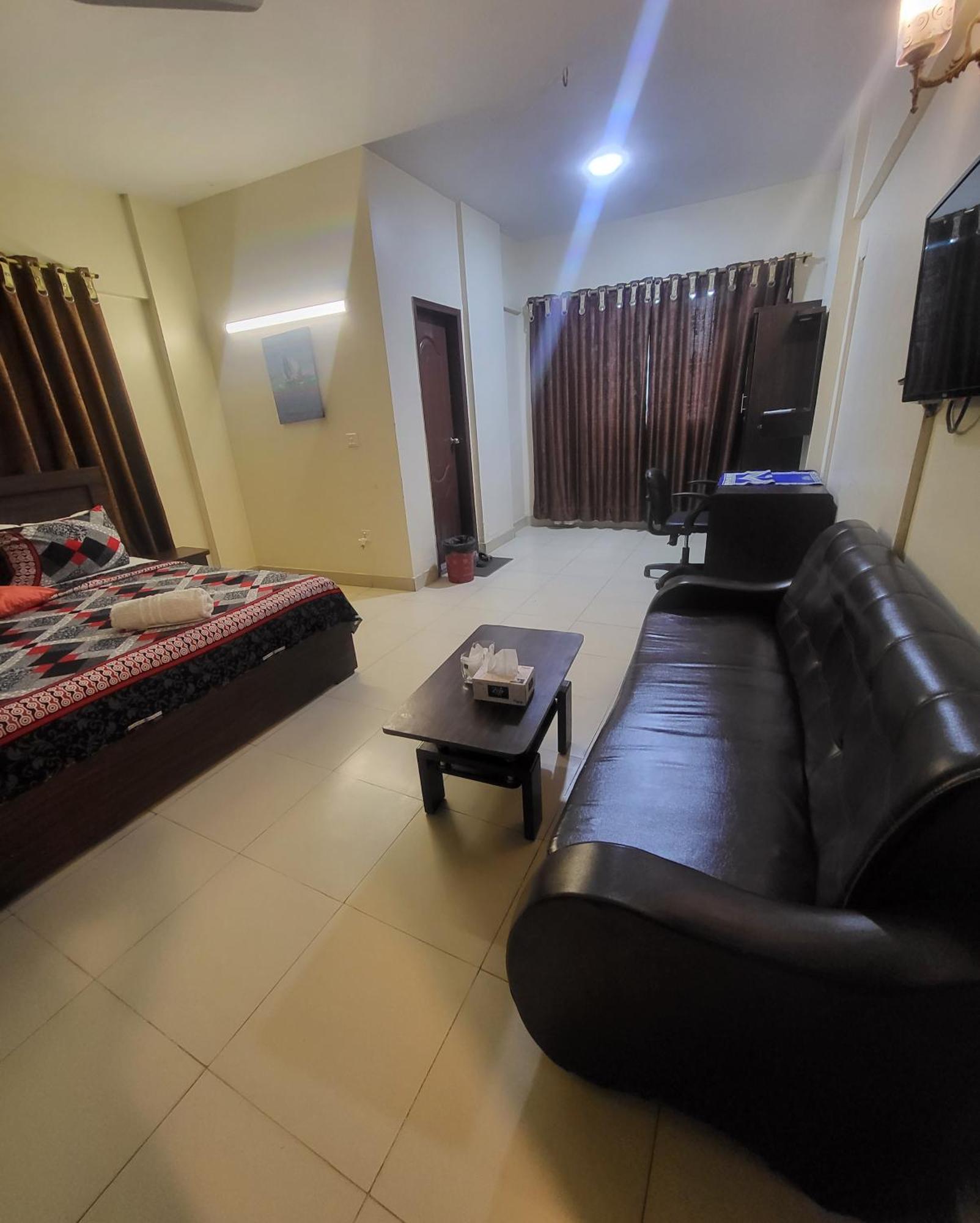 Hotel Rooms Dha Karachi Exterior photo